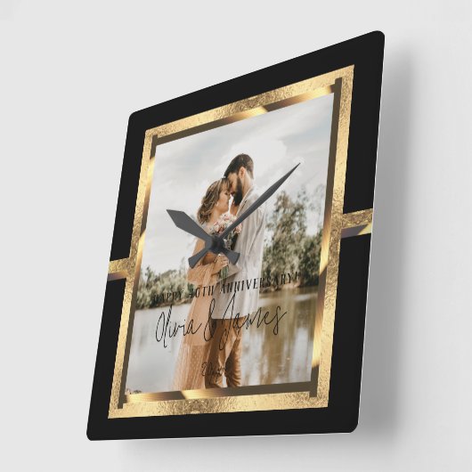 Happy Custom Year Jubiläum, Schwarz und Gold Quadratische Wanduhr (Winkel)