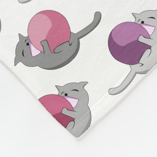 Happy Cute Cats Playing with Balls Pattern Fleecedecke (Ecke)