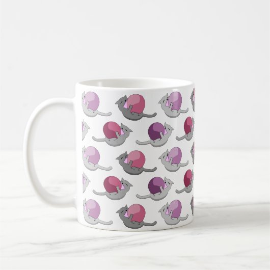 Happy Cute Cats Playing with Balls Pattern Kaffeetasse (Links)