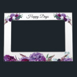 Happy Days Anpassbare Lila Blüte Magnetischer Bilderrahmen<br><div class="desc">Anpassen des Rahmens mit einer Textzeile. Fügen Sie nach Wunsch Ort,  Jahr,  Veranstaltung oder Namen hinzu. In diesem lila,  blumengeschmückten Foto können Sie Ihre Tage in unvergesslichen Momenten gestalten. Gefangen diese besondere Anlässe</div>