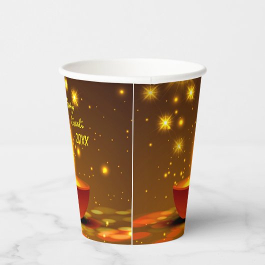 Happy Diwali 20xx Diya Yellow Flame Glitzern Pappbecher (Rechts)