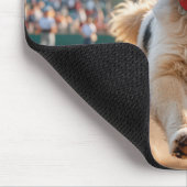 Happy Dog mit Baseballkappe Mousepad (Ecke)