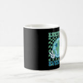 Happy Earth Day 2025 Retro Groovy Earth Day Everyd Kaffeetasse (VorderseiteRechts)