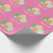 Happy Easter Pattern auf rosa Geschenkpapier (Ecke)
