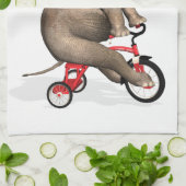 Happy Elephant auf Tricycle Handtuch (Gefaltet)