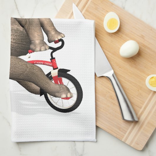 Happy Elephant auf Tricycle Handtuch (Viertel Falte)