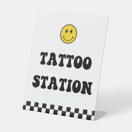 Happy Face One Happy Typ Tattoo Station Schild