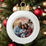 Happy Family Foto Keepake Keramik Kugel-Ornament<br><div class="desc">Dieses elegante Ornament zeigt wunderbar Ihr geschätztes Foto aus der Familie,  gerahmt in einem zeitlosen Keramik Design. Dieser Sake-Ornament ist ideal,  um die Freude an der Zusammenkunft während der Ferienzeit zu feiern. Er verleiht Ihrem Weihnachtsbaum eine persönliche Touch und wird für die kommenden Jahre zu einer gepflegten Erinnerung.</div>