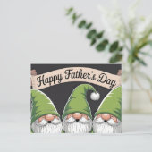 Happy Father's Day" Green Gnome Trio Postkarte (Stehend Vorderseite)