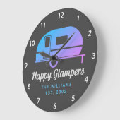 Happy Glampers Lila Ombre Camping Große Wanduhr (Winkel)