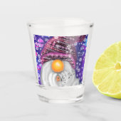 Happy Gnome in Lila Hut Singt ein Weihnachtslied   Schnapsglas (Vorderseite)