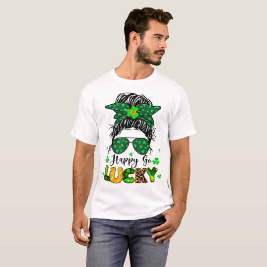 Happy Go Lucky Messy Bun Kleeblatt St Patricks Day T-Shirt (Vorne ganz)