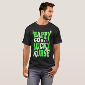 Happy Go Lucky Nurse St Patricks Day Scrub Top (Vorne ganz)