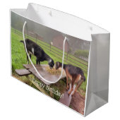 Happy Goat Sunset Birthday Große Geschenktüte (Rückseite Schrägansicht)