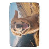 Happy Golden Retriever Running Badematte (Vorderseite Vertikal)