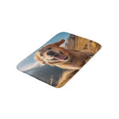 Happy Golden Retriever Running Badematte (Schrägansicht)