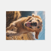 Happy Golden Retriever Running Fleecedecke (Vorderseite (Horizontal))