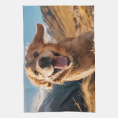 Happy Golden Retriever Running Geschirrtuch (Vertikal)