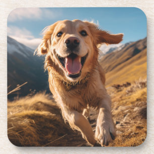 Happy Golden Retriever Running Getränkeuntersetzer