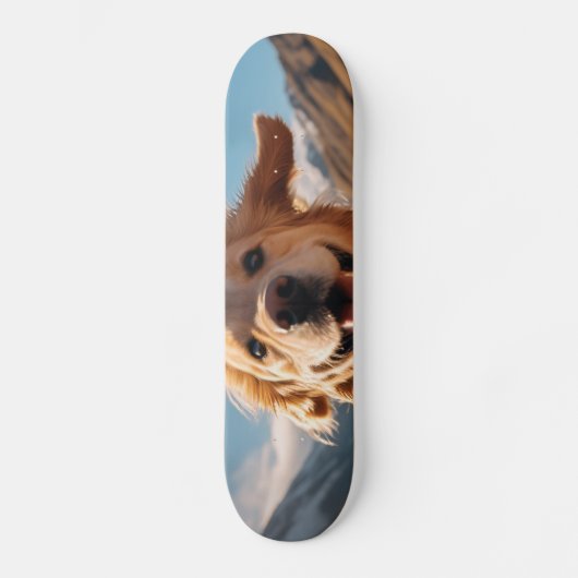 Happy Golden Retriever Running Skateboard (Vorderseite)