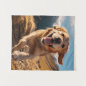 Happy Golden Retriever Running Wandteppich (Vorderseite (Horizontal))