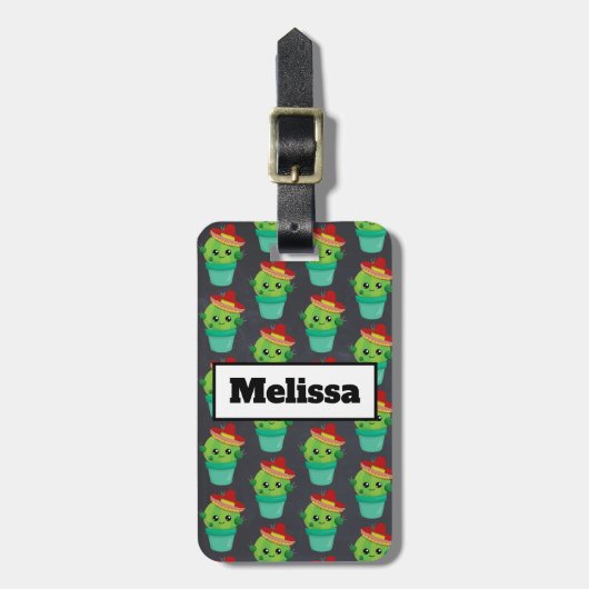 Happy Green Cactus in a Red Sombrero Pattern Gepäckanhänger (Vorderseite vertikal)