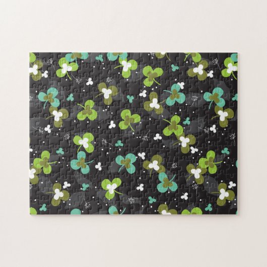 Happy Green Clover Blätter Art Pattern II Puzzle (Horizontal)
