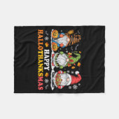 Happy Hallothanksmas Gnome Halloween Thanksgiving Fleecedecke (Vorderseite (Horizontal))