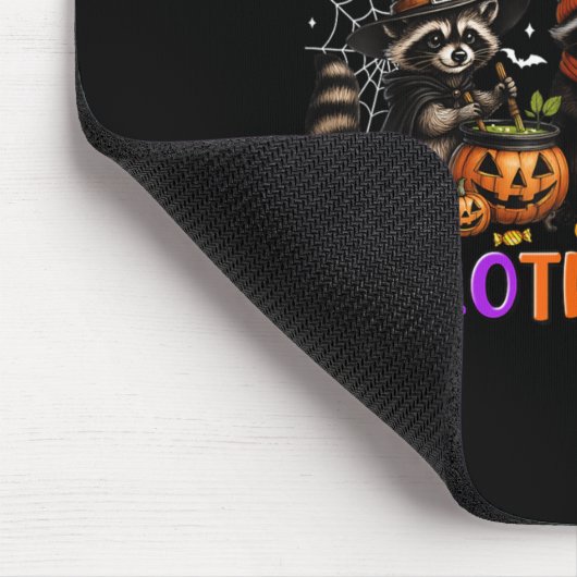 Happy Hallothanksmas Racoon Halloween Erntedank Mousepad (Ecke)