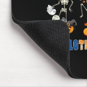 Happy Hallothanksmas Skeleton Dancing Funny Hallow Mousepad (Ecke)