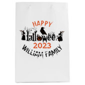 Happy Halloween Black Concept Typografy Design Mittlere Geschenktüte (Vorderseite)