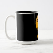 Happy Halloween Flying Hexe Zweifarbige Tasse (Links)