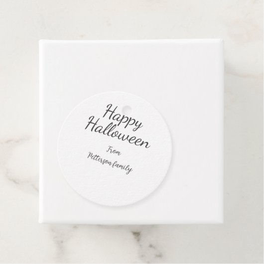 Happy Halloween fügen Familiennamen Kalligraphie m Geschenkanhänger (Beispiel)