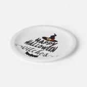 Happy Halloween Hexen Typografie Halloween Pappteller (Schrägansicht)