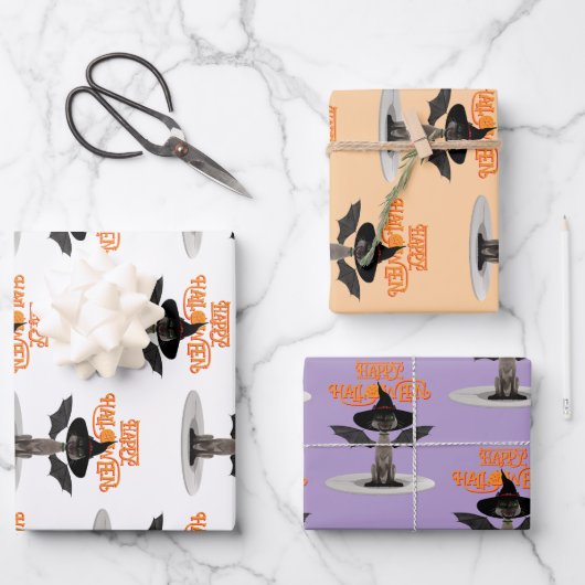 Happy Halloween. Katze mit Flügeln und Hexenhut Geschenkpapier Set (Vorderseite)