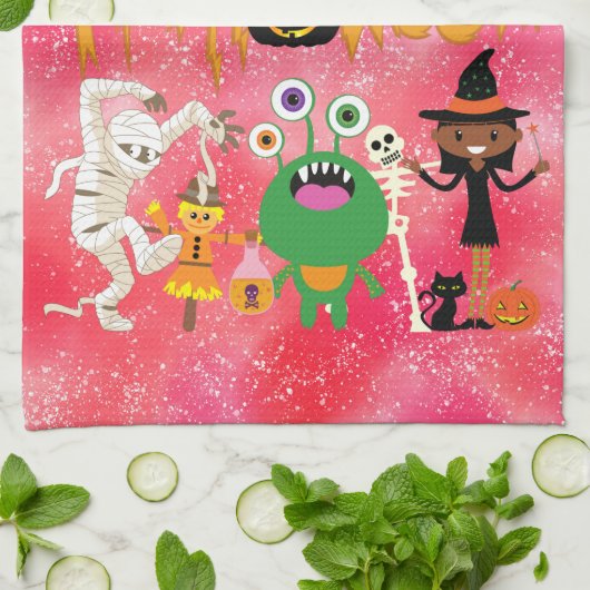 Happy Halloween Kids Niedlich und Spooky Geschirrtuch (Gefaltet)