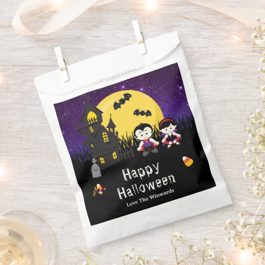 Happy Halloween Party Vampires Lila Geschenktütchen (Ausgeschnitten)