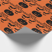 Happy Halloween Pumpkin Bat Minimal Geschenkpapier (Ecke)