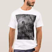 Happy Halloween. Skeleton held by larger skeleton T-Shirt (Vorderseite)