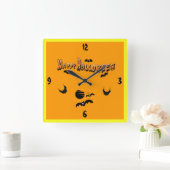 Happy Halloween & The Bats - Quadratische Wanduhr (Zuhause)