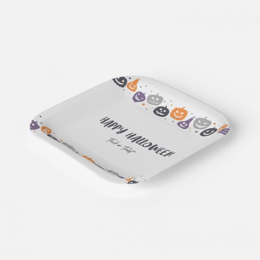 Happy Halloween Trick oder Leckerbissen Pappteller (Gewinkelt)
