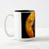 Happy Halloween (Vollmond) Zweifarbige Tasse (Links)