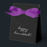 Happy Hanukkah Chanukah Classic Modern Geschenkschachtel<br><div class="desc">Diese Präsentation hebt das traditionelle Geschenk des Urlaubs "gelt",  kleine Geldbeträge oder die Schokoladenvielfalt!</div>