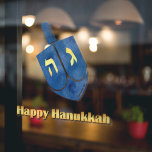 Happy Hanukkah Dreidel Fensteraufkleber<br><div class="desc">Gold Happy Hanukkah Text mit einem blauen dreiel.</div>