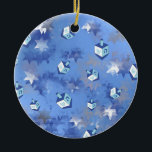 Happy Hanukkah Falling Star und Dreidels Keramik Ornament<br><div class="desc">Sie sehen die Lee Hiller Design Collection. Bekleidung,  Geschenke & Sammlerstücke Lee Hiller Fotografie oder Digital Art Collection. Sie können ihre Naturfotografie unter http://HikeOurPlanet.com/ ansehen und ihrem Wanderblog im Hot Springs Nationalpark folgen.</div>