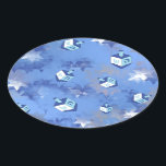 Happy Hanukkah Falling Star und Dreidels Ovaler Aufkleber<br><div class="desc">Sie sehen die Lee Hiller Design Collection. Bekleidung,  Geschenke & Sammlerstücke Lee Hiller Fotografie oder Digital Art Collection. Sie können ihre Naturfotografie unter http://HikeOurPlanet.com/ ansehen und ihrem Wanderblog im Hot Springs Nationalpark folgen.</div>