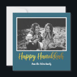 Happy Hanukkah in Aquamarin Blue und Imitate Gold  Feiertagskarte<br><div class="desc">Say Happy Hanukkah mit dieser einfachen Foto-Karte in Imitaten gold und dunkelblau aquamarin. Die Hintergrundfarbe kann durch Anklicken der Schaltfläche Anpassen geändert werden.</div>