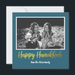 Happy Hanukkah in Aquamarin Blue und Imitate Gold  Feiertagskarte<br><div class="desc">Say Happy Hanukkah mit dieser einfachen Foto-Karte in Imitaten gold und dunkelblau aquamarin. Die Hintergrundfarbe kann durch Anklicken der Schaltfläche Anpassen geändert werden.</div>