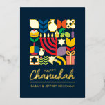 Happy Hanukkah Jewish Greeting Foil Holiday Card Folien Feiertagskarte<br><div class="desc">Happy Hanukkah / Chanukah Modern Geometric Holiday Grüße in Real Gold Foil auf Dark Navy. Menorah, Dreidel, Donuts, Stars & Olivenöl... Sie sind alle hier. Jewish Hanukkah Symbols Space, um Ihren personalisierten Text auf der Vorderseite und umgekehrt hinzuzufügen. Hebräisch auf der anderen Seite sagt: "Chanukah Sameach" — Happy Hanukkah. Dieses...</div>