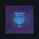 Happy Hanukkah Lights Juwish Holiday Navy Hebrew Acryl Tablett<br><div class="desc">Happy Hanukkah Schönes jüdisches Urlaubsdesign mit hebräischer Schrift. Jüdischer Holiday Hanukkah Hintergrund mit traditionellen Chanukah Symbole - Gold Menorah, Hanukkiah Candelabrum und Kerzen, Holzdreigel (Spinning Top), Donuts, Stern von David und leuchtende Licht Wallpaper Muster. Hanukkah Festival Dekoration. Jerusalem, Israel. Zuhause & Living > Küche & Essen > Kochgeschirr & Kochgeschirr...</div>
